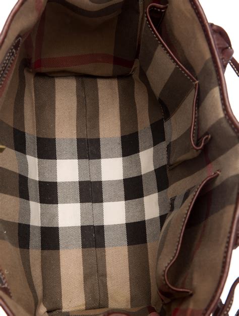 burberry straw bag